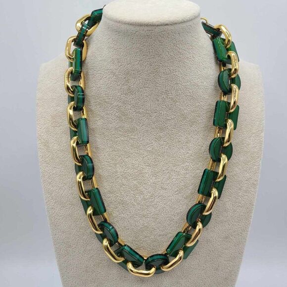 J Crew Lacquered Green Round & Square Gold Tone Link Necklace NWT! NEW! - Picture 1 of 8